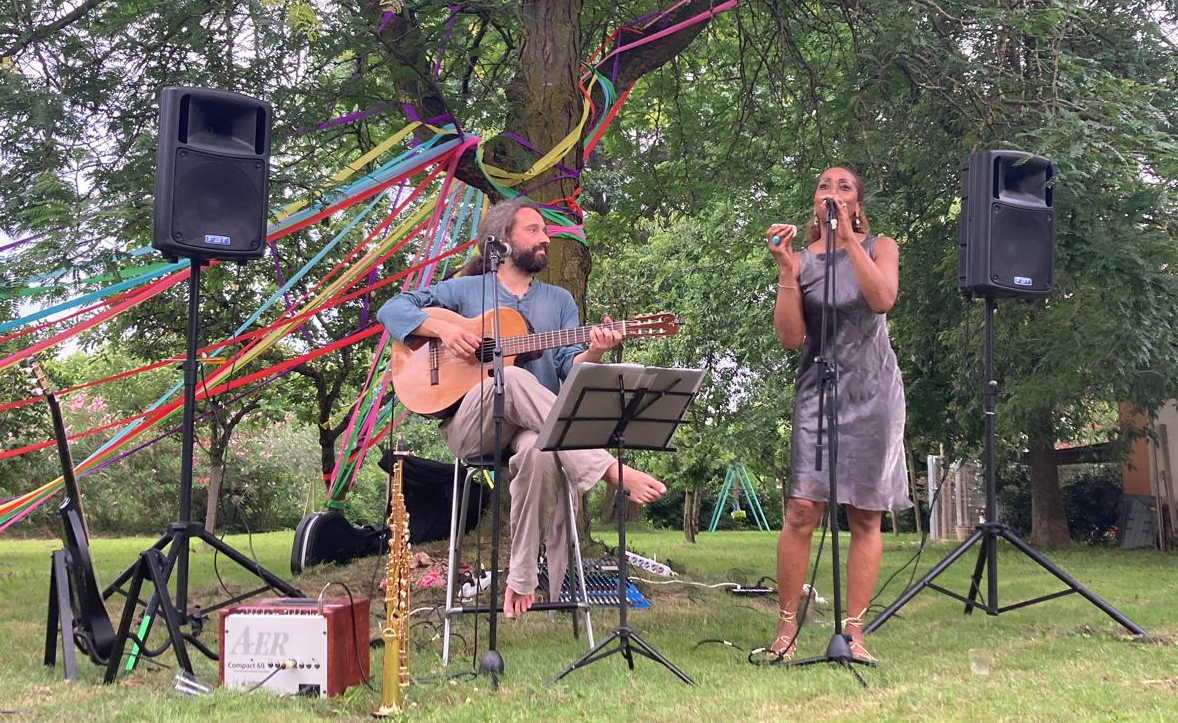 Live performance with Heloisa Lourenço