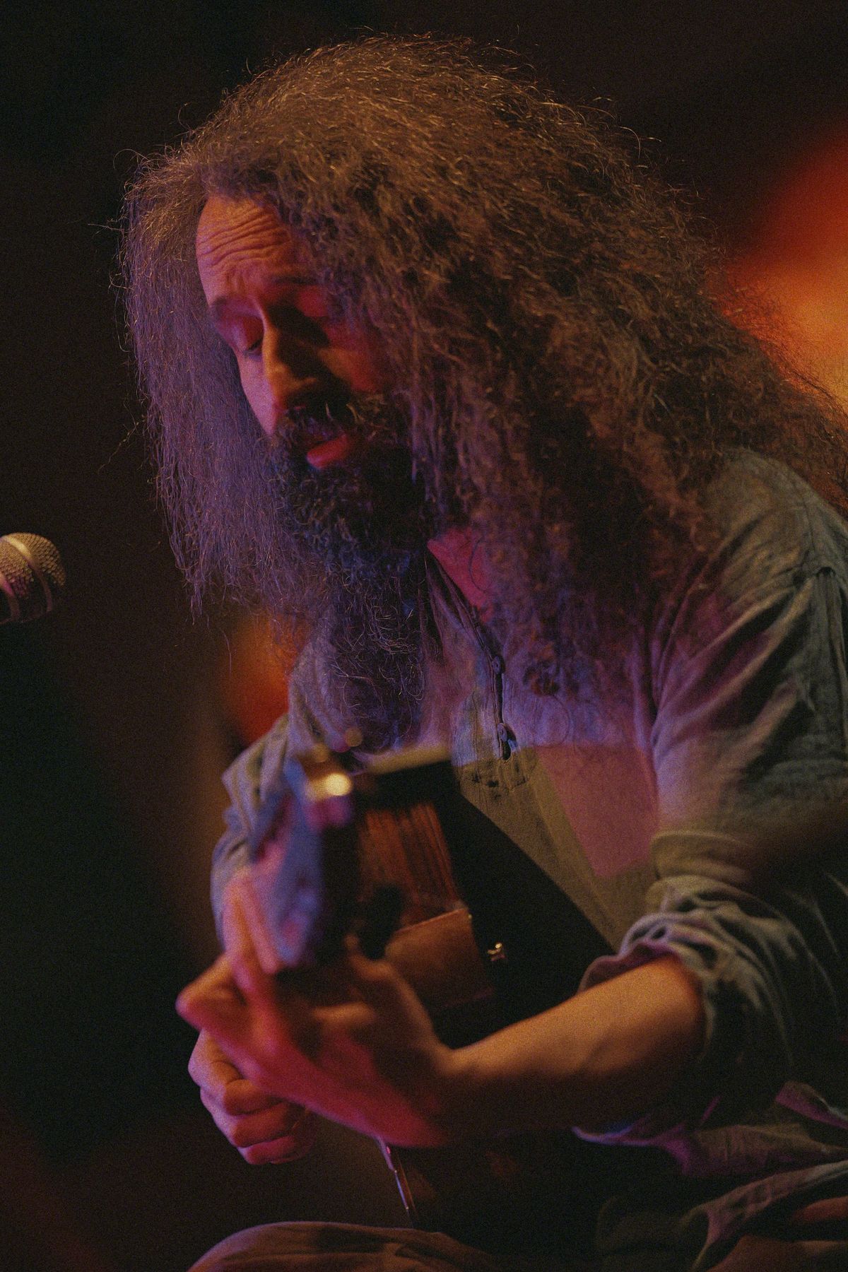 Giulio Gavardi performing