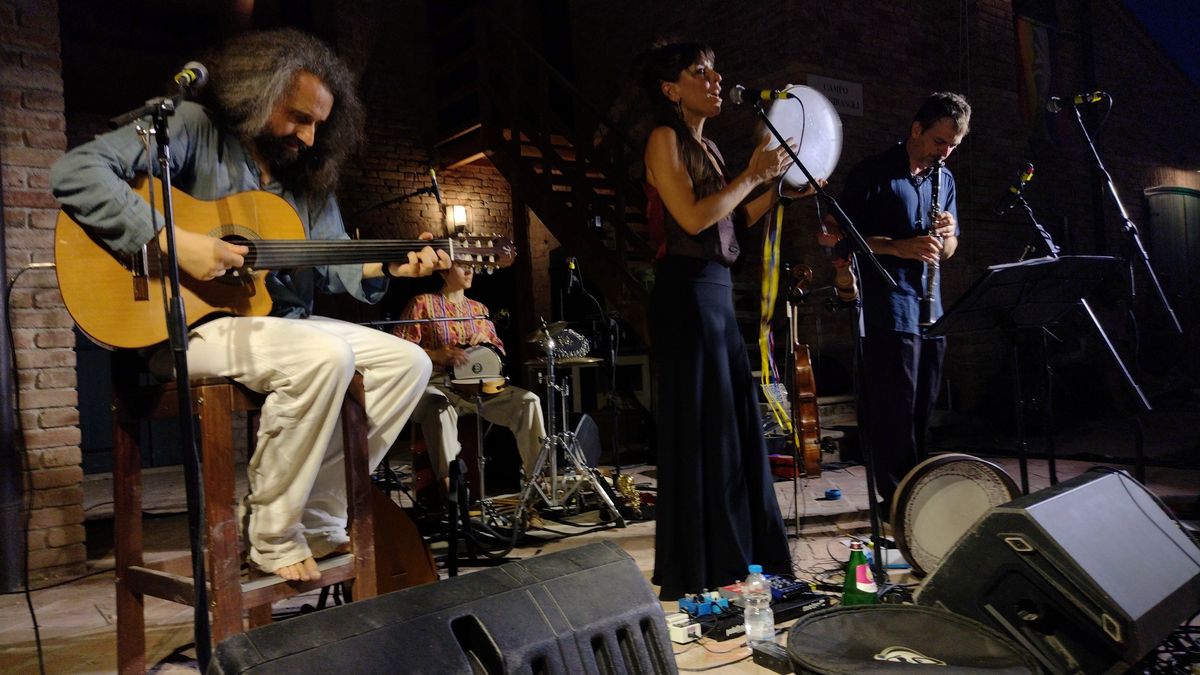 Balkalà performing live with guests
